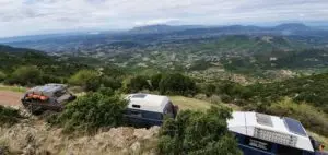 Transporter Explorer Reise Griechenland mit mehreren VW T3 Ausblick