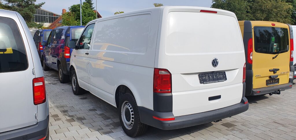 Zum Verkauf stehende Transporter